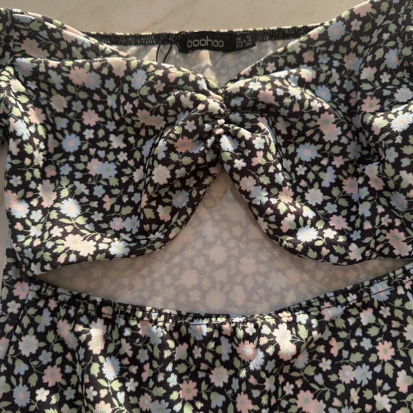 Boohoo Women's Size 4 Black Pink Blue Floral Cutout Mini Dress Puff‎ Sleeve - Picture 4 of 8